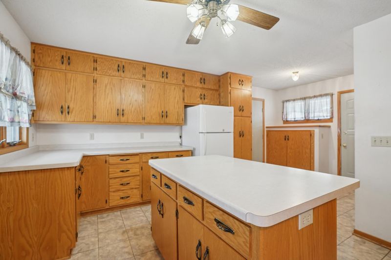 306 Division St, Sauk Rapids, MN 56379