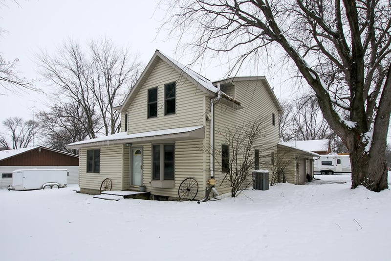 302 2nd St SE, Renville, MN 56284