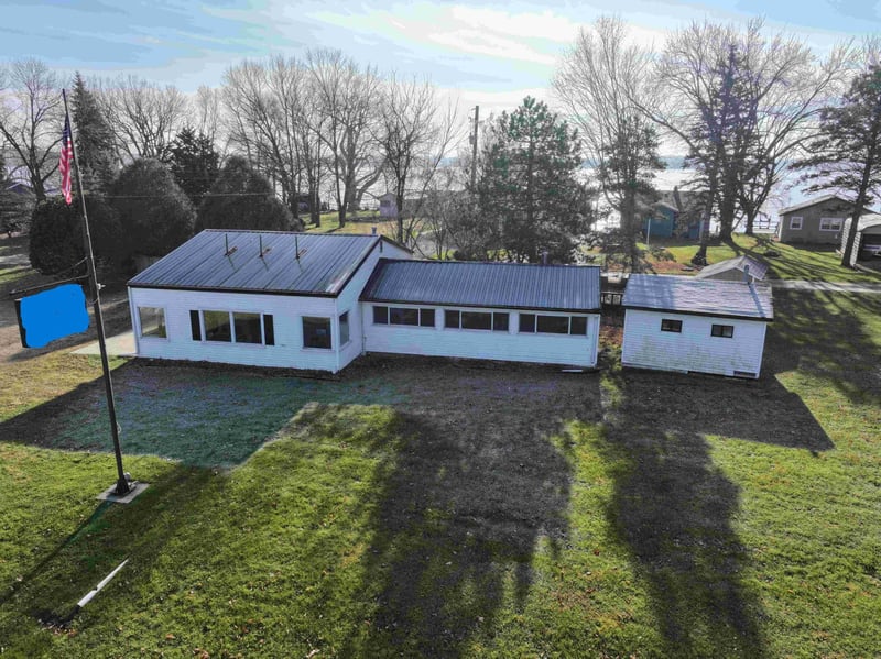 106 N Shore Dr, Elysian, MN 56028