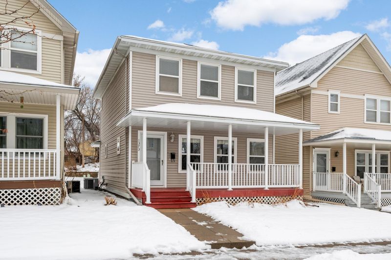 1373 5th St E, Saint Paul, MN 55106