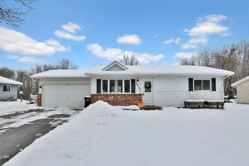 30125 Ridgewood Ave, Shafer, MN 55074