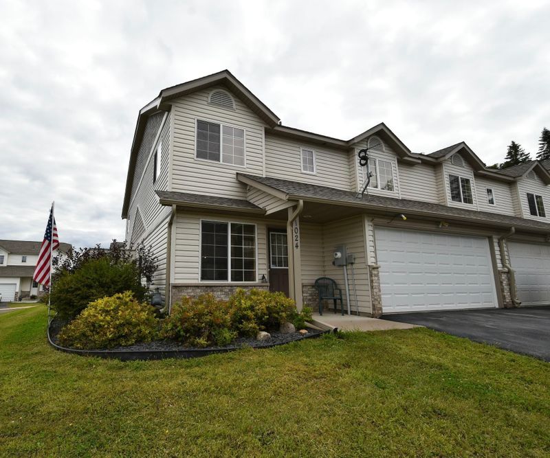 1024 Amanda Ct SW, Pine Island, MN 55963