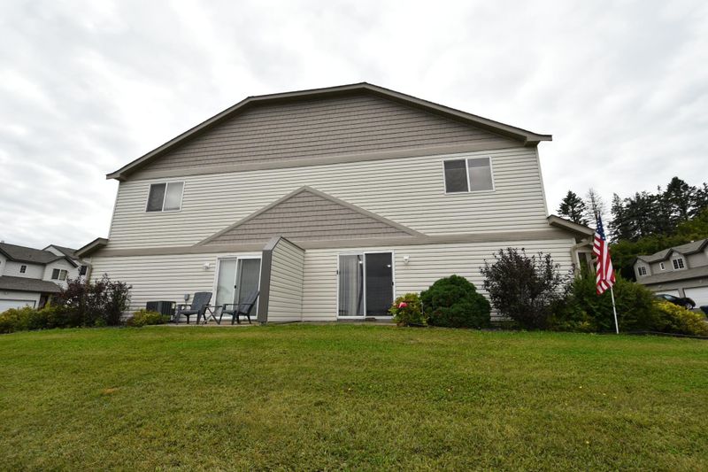 1024 Amanda Ct SW, Pine Island, MN 55963