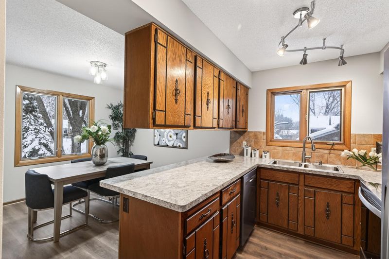 10549 Lancaster Ln N, Maple Grove, MN 55369