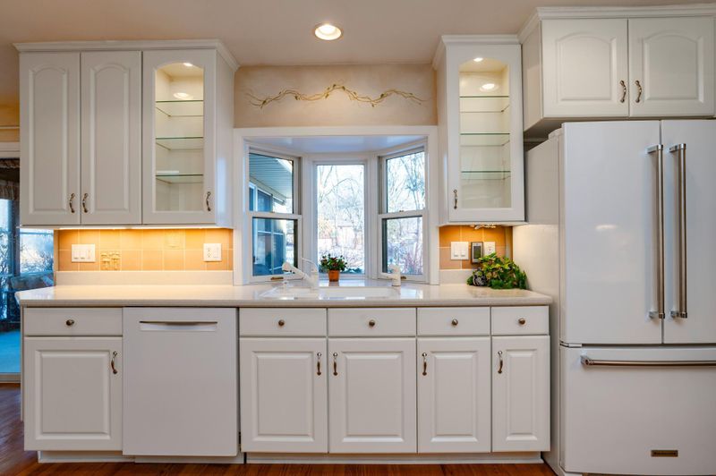 2888 Bartelmy Ln, Maplewood, MN 55109