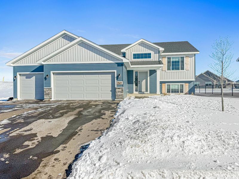 2501 Pioneer Trl, Buffalo, MN 55313