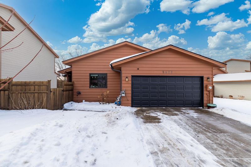 5422 144th St W, Apple Valley, MN 55124
