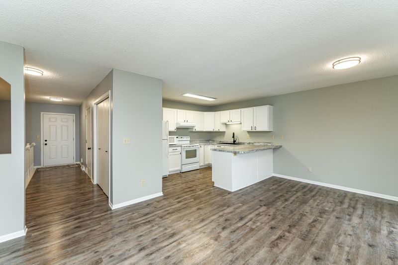 712 Memorial Dr, Spring Valley, MN 55975