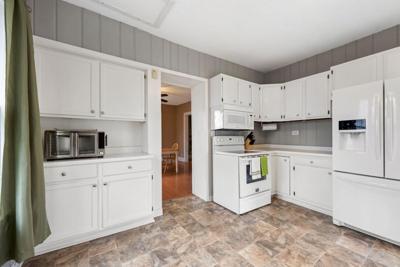 1763 9th St, White Bear Lake, MN 55110