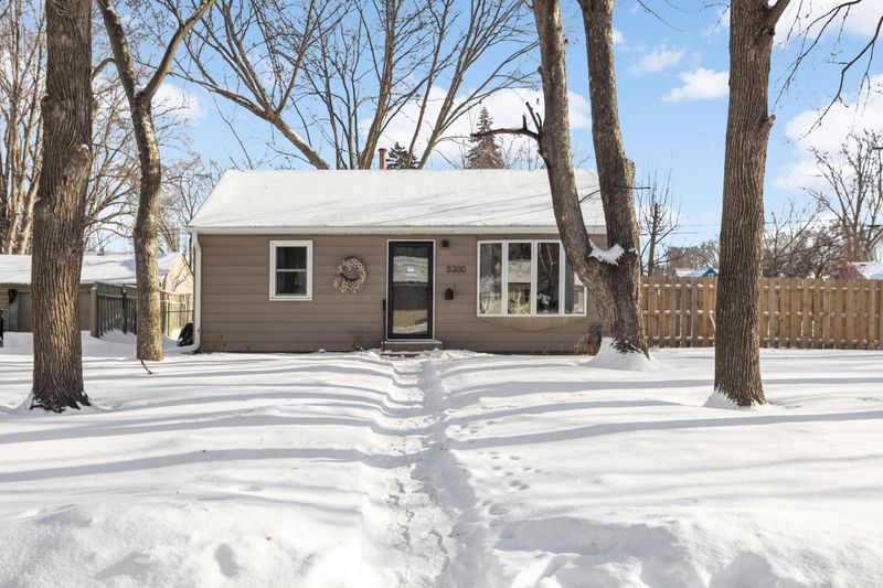 5300 Louisiana Ave N, Crystal, MN 55428