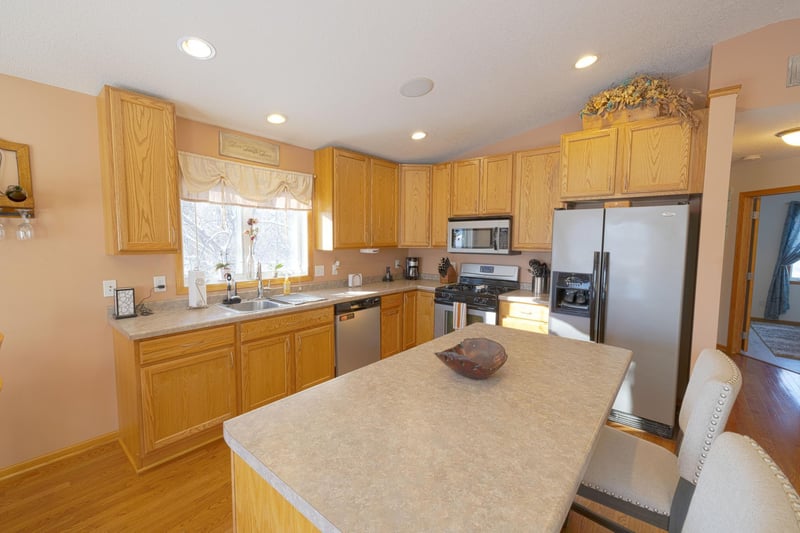 6408 Cavell Ave N, Brooklyn Park, MN 55428