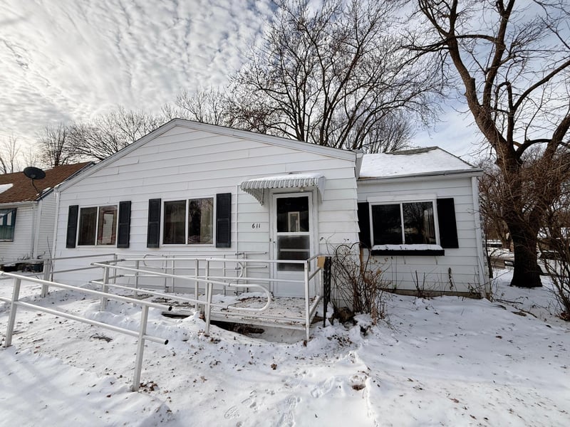 611 14th St NW, Austin, MN 55912
