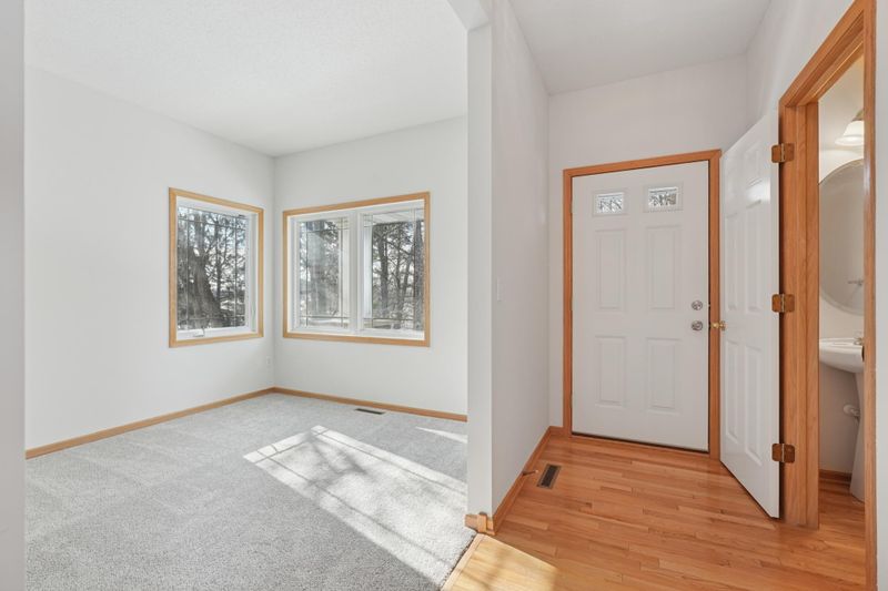 580 Sutherland Dr, Woodbury, MN 55129