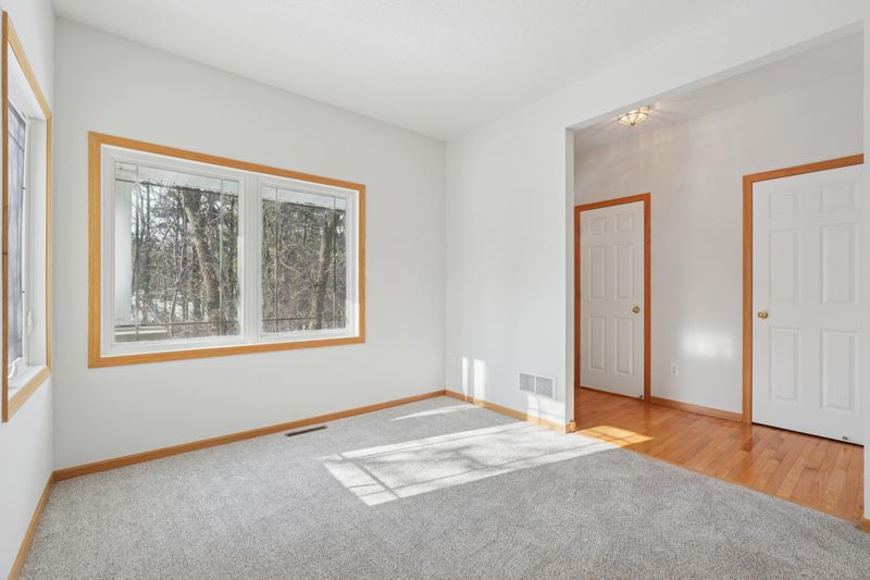 580 Sutherland Dr, Woodbury, MN 55129