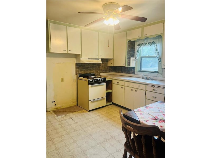 107 5th St, Donnelly, MN 56235