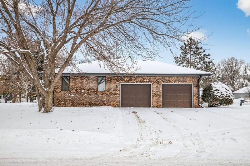 1885 Heather Ct, West Saint Paul, MN 55118