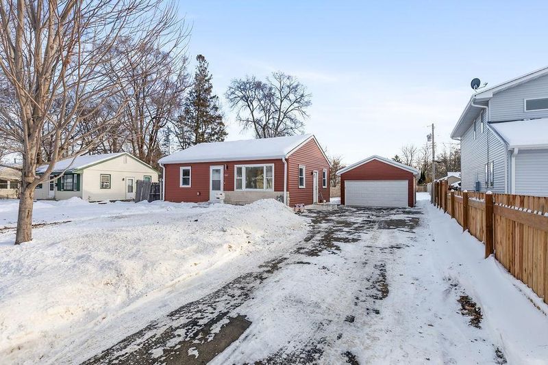 5242 Louisiana Ave N, Crystal, MN 55428