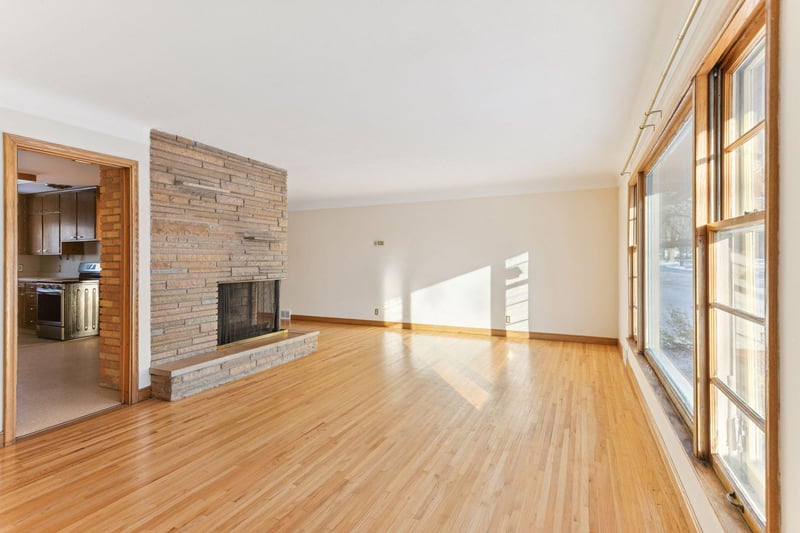 1887 Simpson St, Falcon Heights, MN 55113