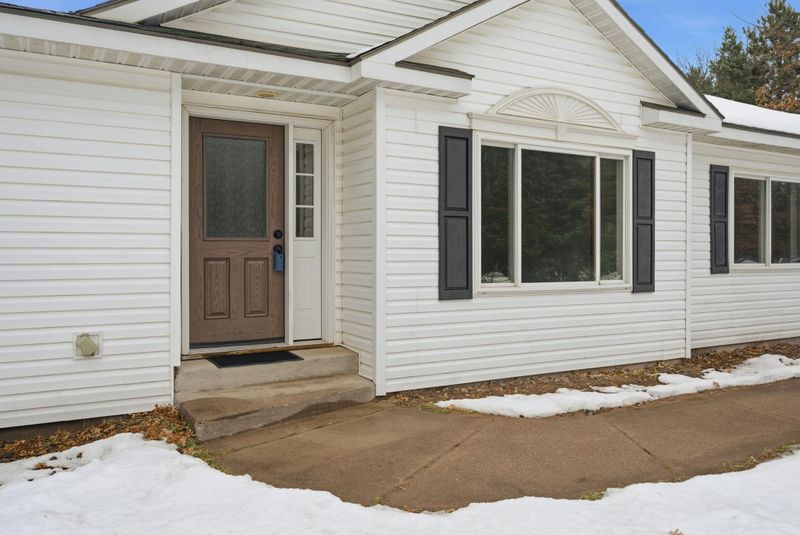 5411 Pine Ln, North Branch, MN 55056