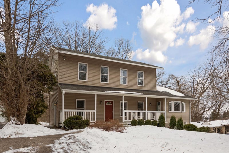520 Hanlon Ave, Orono, MN 55391