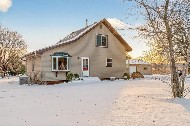 32 Viking Blvd NW, Cedar, MN 55011