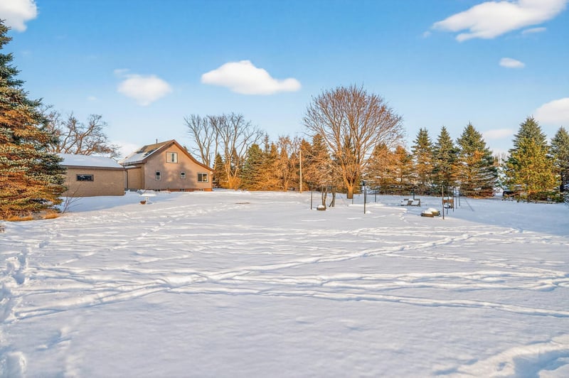 32 Viking Blvd NW, Cedar, MN 55011