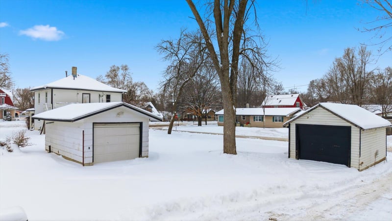 155 Excelsior Ave N, Annandale, MN 55302