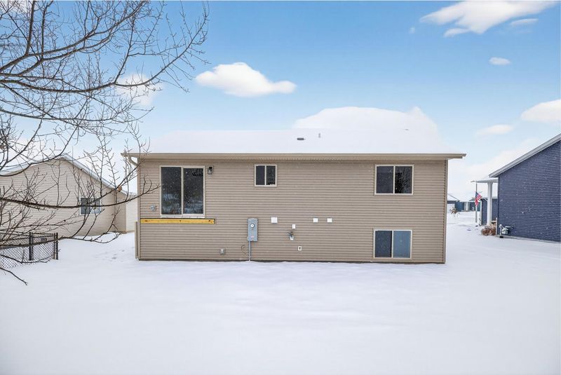 2163 Hadley Hills Dr NE, Rochester, MN 55906