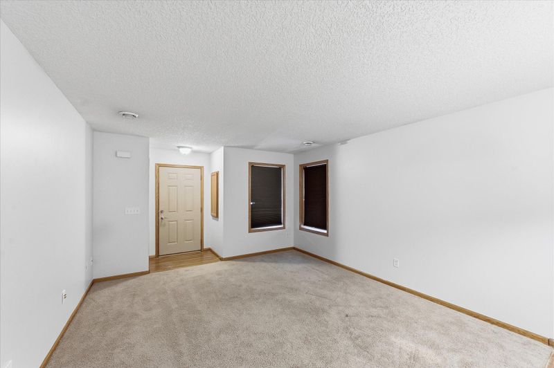 12646 Pond View Rd, Zimmerman, MN 55398