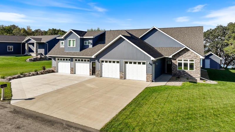 112 S Sunrise St, Hendricks, MN 56136
