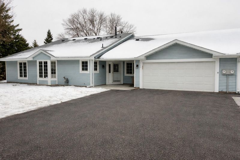 1273 Hilo Ave N, Oakdale, MN 55128