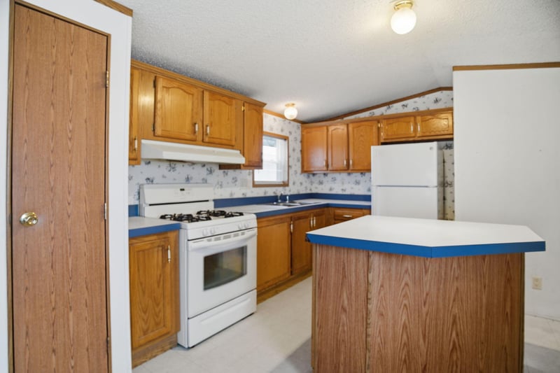 2006 Flamingo Dr NE, Andover, MN 55304