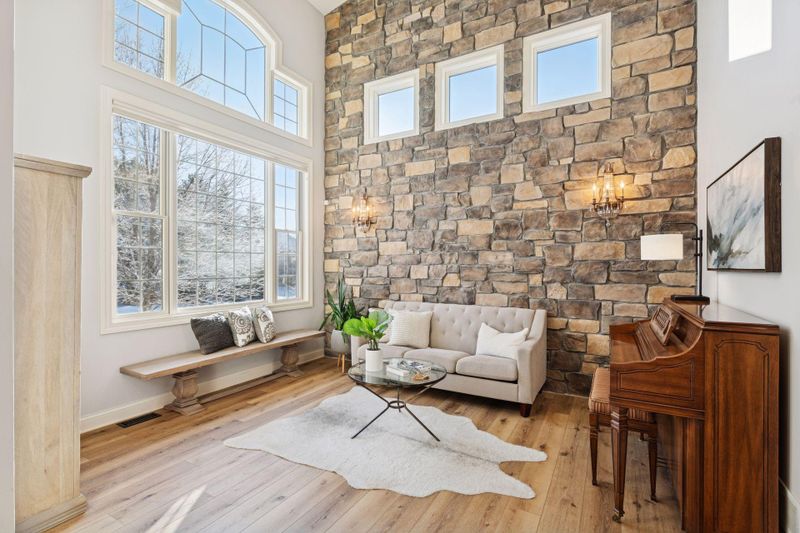9176 Cold Stream Ln, Eden Prairie, MN 55347