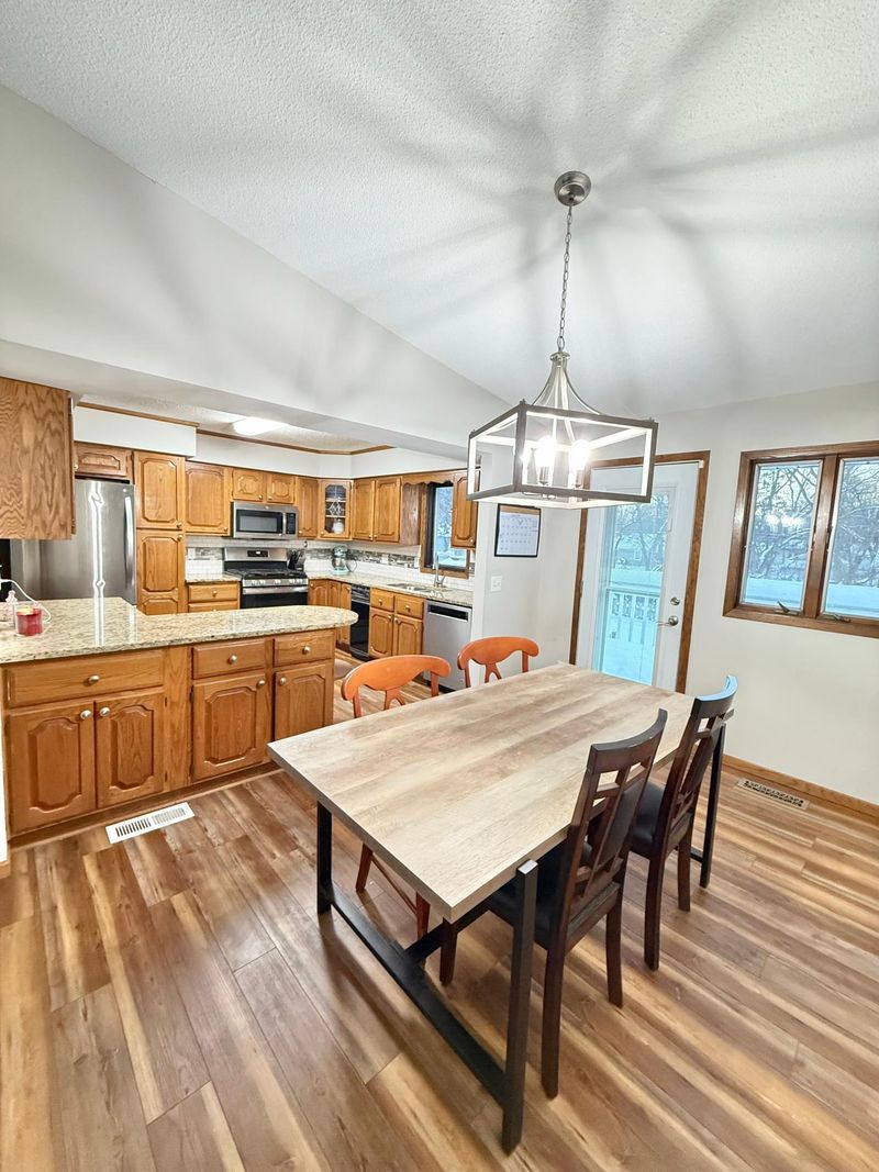 424 106th Ave NW, Coon Rapids, MN 55448