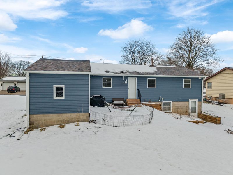 115 3rd St SE, Plainview, MN 55964