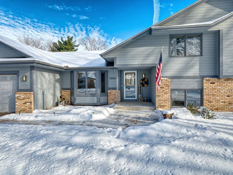 7864 Penn Ave N, Brooklyn Park, MN 55444