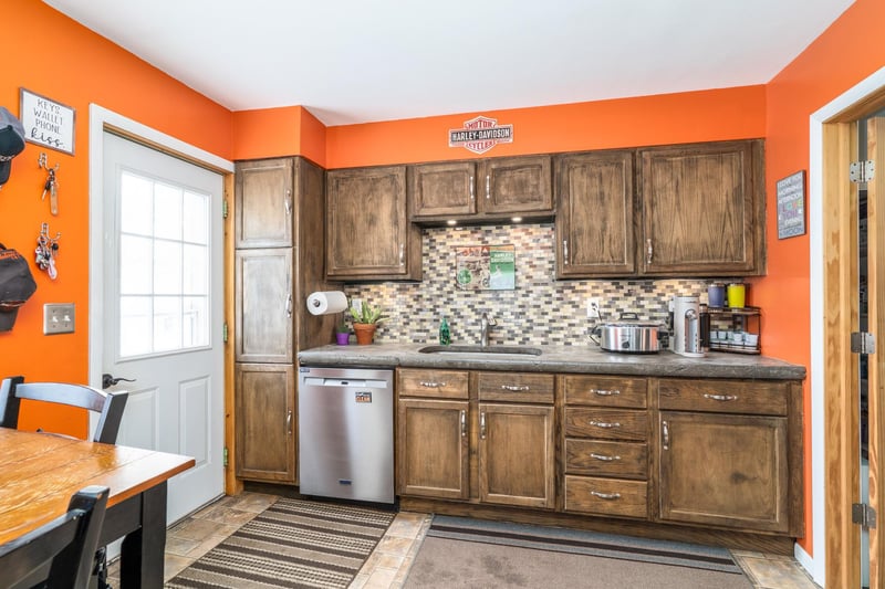 1221 Knight Ave N, Thief River Falls, MN 56701