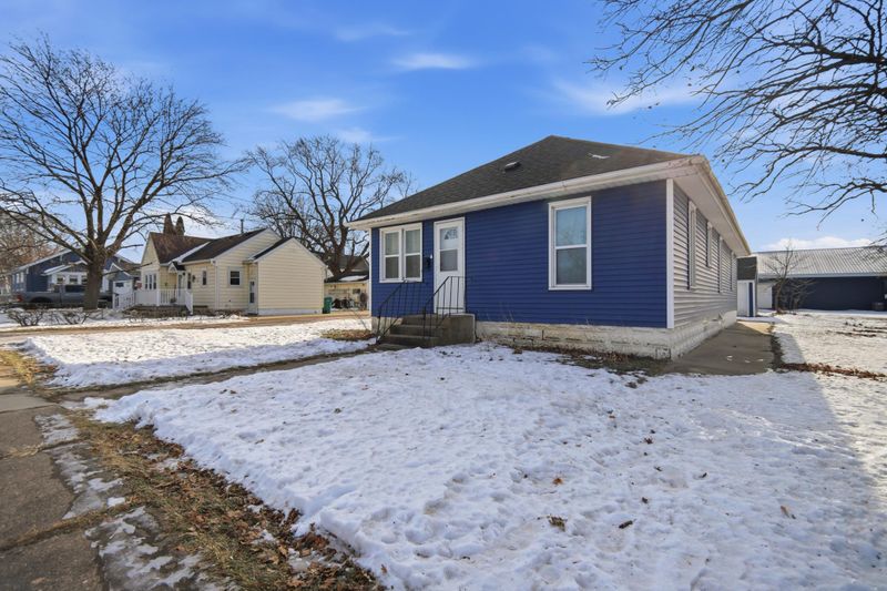 1204 1st Ave NE, Austin, MN 55912