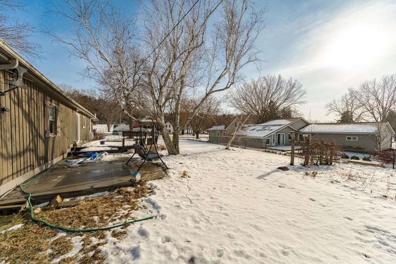 40 4th St NE, Oronoco, MN 55960