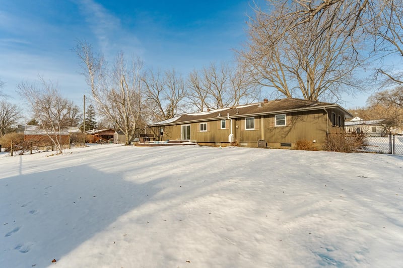 40 4th St NE, Oronoco, MN 55960