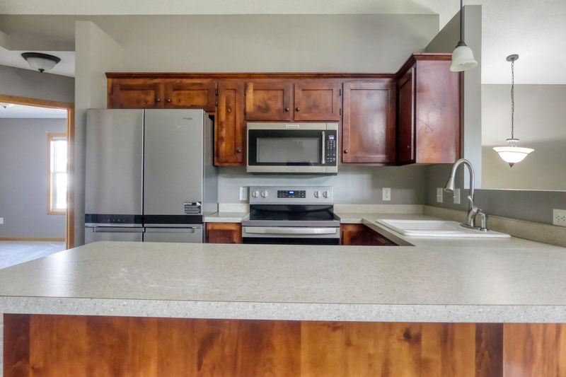 22325 Cameo Ct, Forest Lake, MN 55025