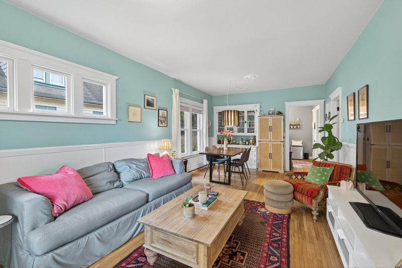 989 Barrett St, Saint Paul, MN 55103