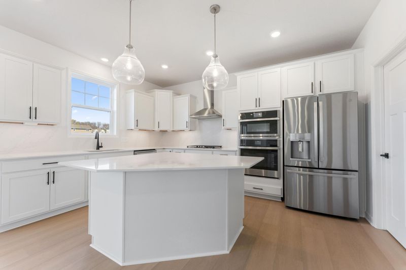 3130 Sugar Maple Dr, Chaska, MN 55318