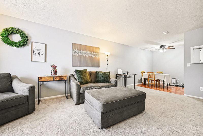 401 E Burnsville Pw #239, Burnsville, MN 55337