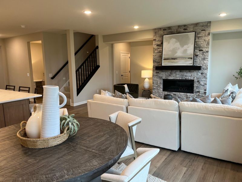 10374 Mcgregor Blvd, Woodbury, MN 55129