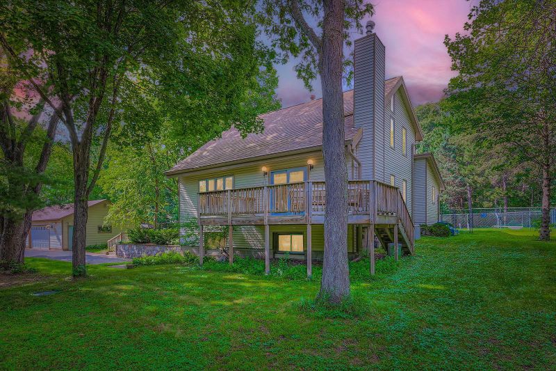 9480 206th St N, Forest Lake, MN 55025
