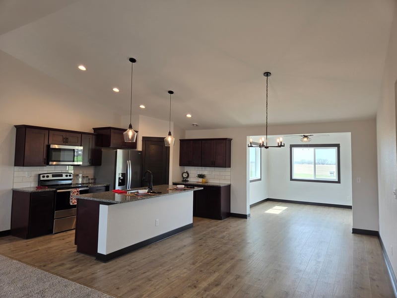 707 Council Ct, Ellendale, MN 56026