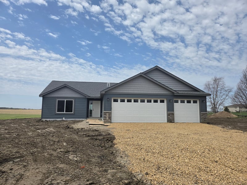 707 Council Ct, Ellendale, MN 56026