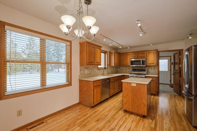 2214 Viola Heights Dr NE, Rochester, MN 55906