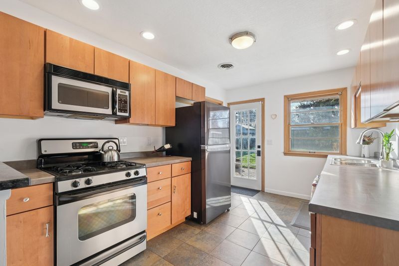 6539 Olympia St, Golden Valley, MN 55427